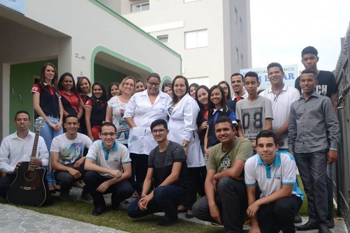 Universitários do FJU visitam asilos e orfanatos em São Paulo