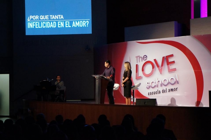 “A Escola do Amor”:  aulas nos Estados Unidos e no Japão