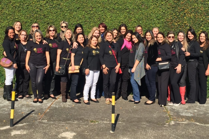 AMC visita asilo no Vale do Paraíba