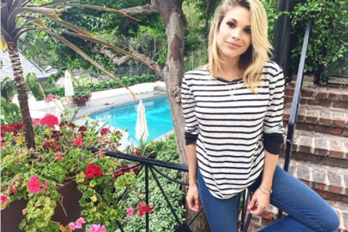 Imagem de capa - Modelo é condenada pela Justiça após zombar de senhora de 70 anos