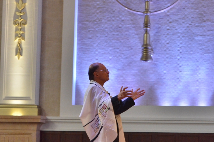 Bispo Macedo explica como não colocar a sua Salvação em risco