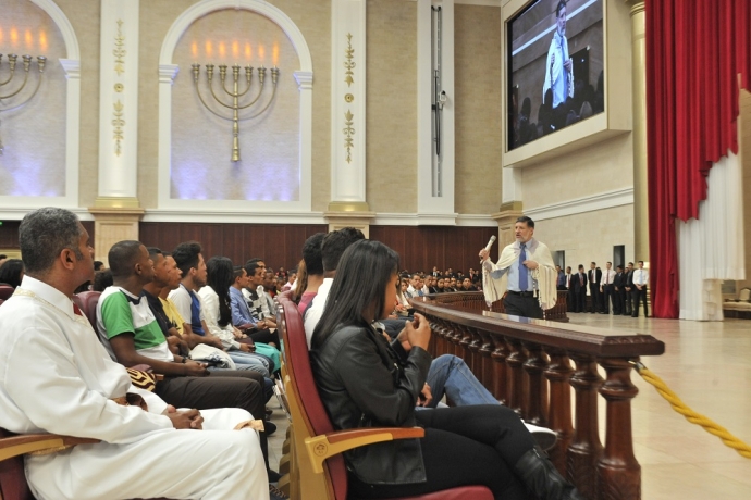 "Deus separou muitos de vocês para fazer a diferença"