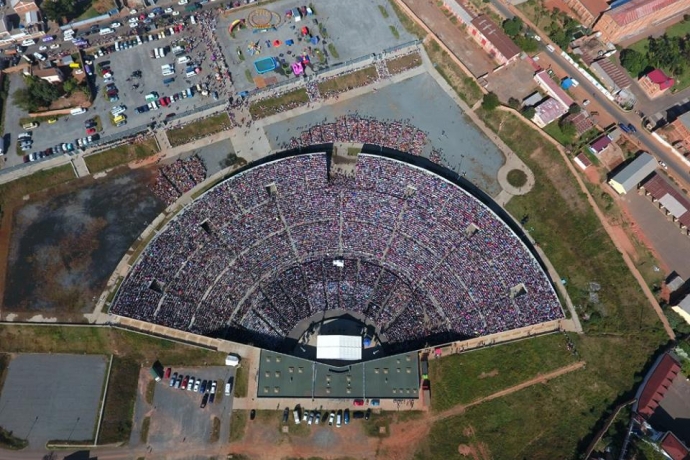 Imagem de capa - Universal em Madagascar: da perseguição à grande concentração de fé que reuniu mais de 60 mil pessoas