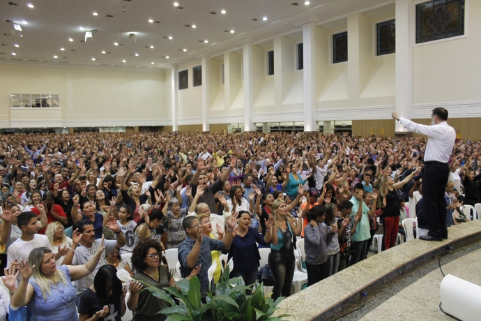 Bispo Clodomir Santos realiza reunião do desmanche espiritual no Mato Grosso do Sul