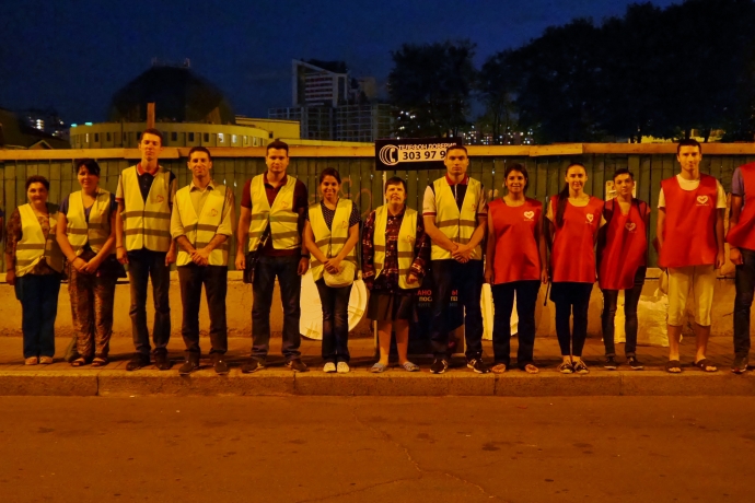 Anjos da Noite auxiliam moradores de rua na capital ucraniana