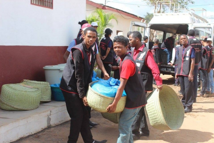 UNP comemora Páscoa distribuindo refeições em Madagascar