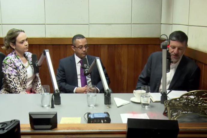 Imagem de capa - O que um ex-pastor da Universal tem a contar sobre a Fogueira Santa?