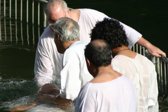 Por que o Filho de Deus precisou ser batizado?