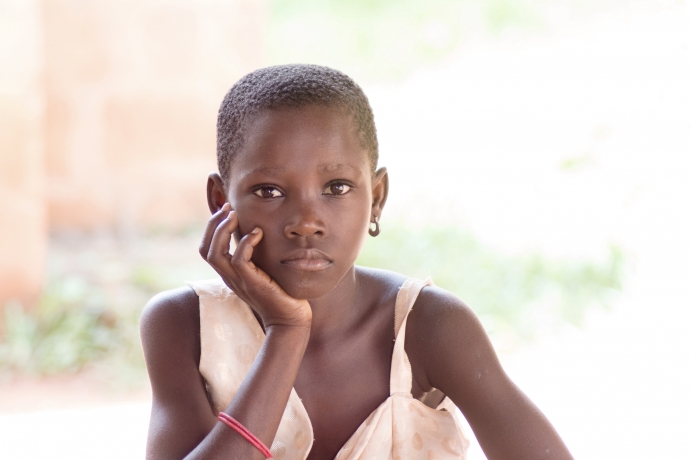 Crianças são obrigadas a fazer sexo com homem contaminado pelo vírus HIV