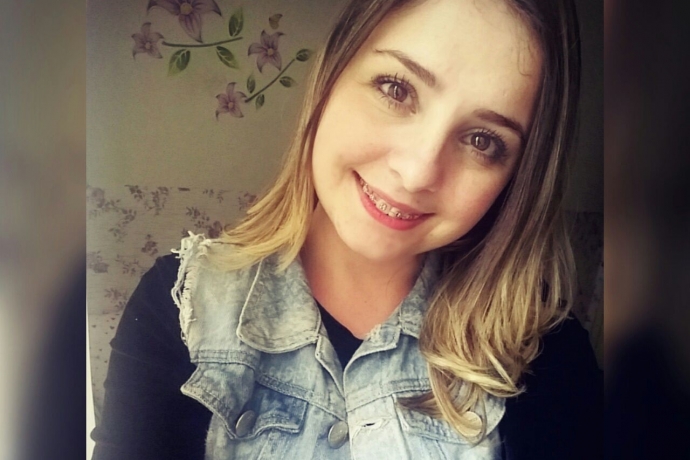 Ela tentou curar a dor  com sofrimento