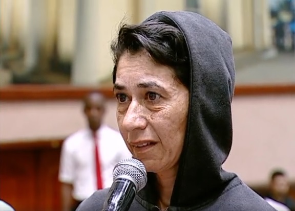 Mulher com doença rara desafia pastor da Universal