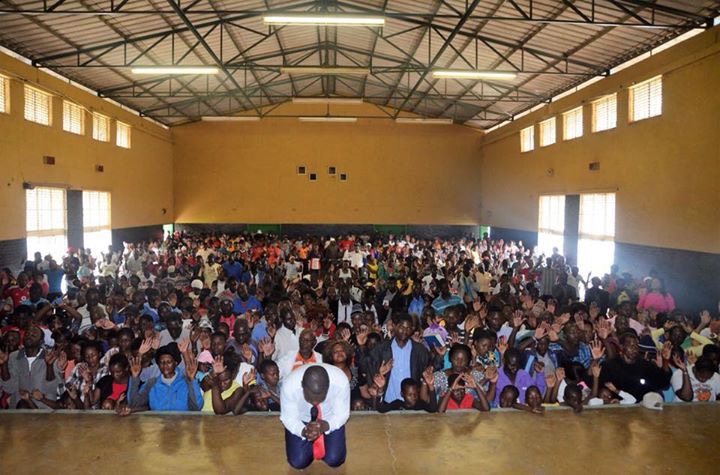 África: Primeira reunião da Universal em comunidade do Zimbábue