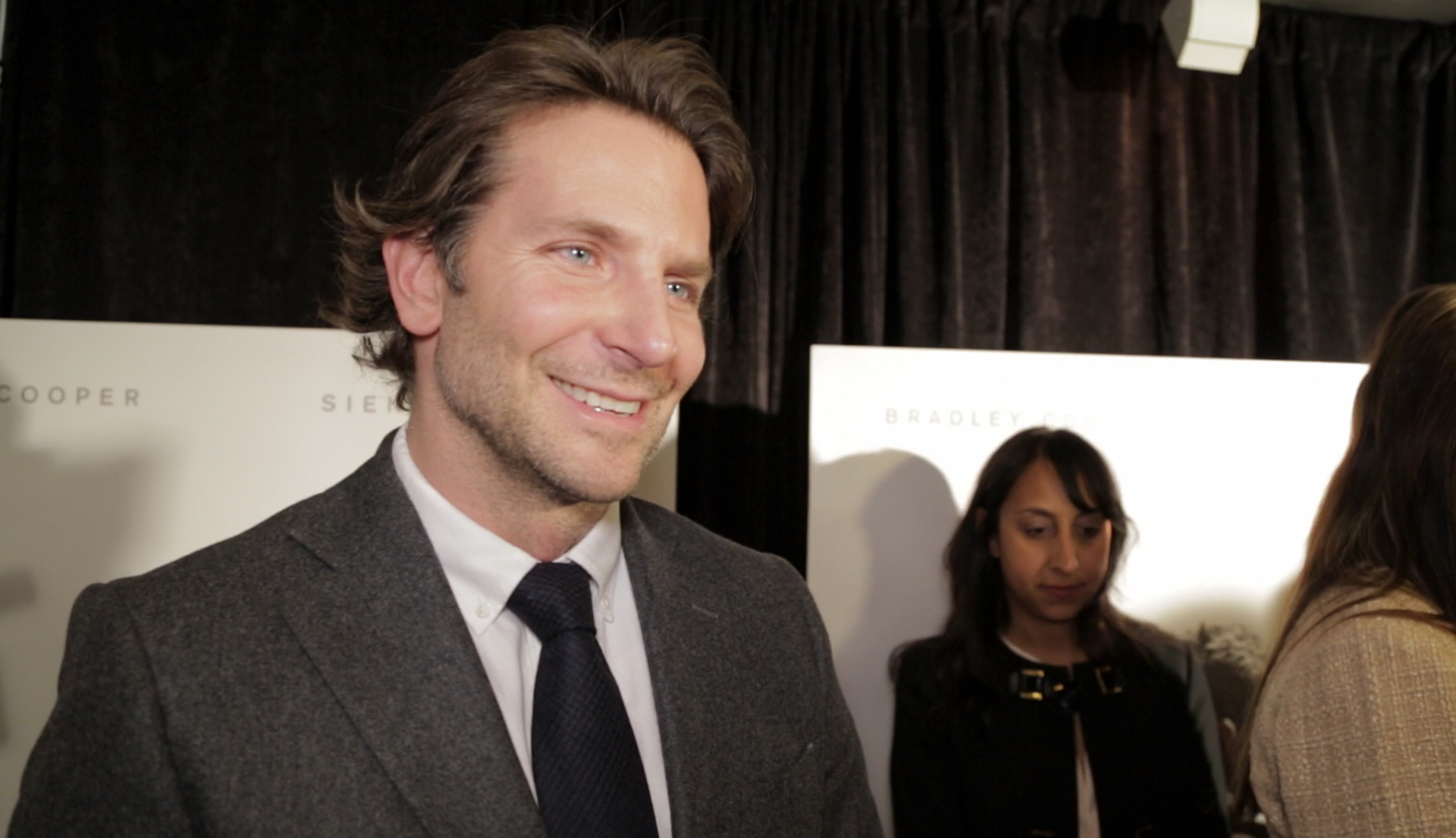 Bradley Cooper walks red carpet for 'American Sniper' - Washington Post