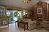 Family_room_into_the_backyard_thumb