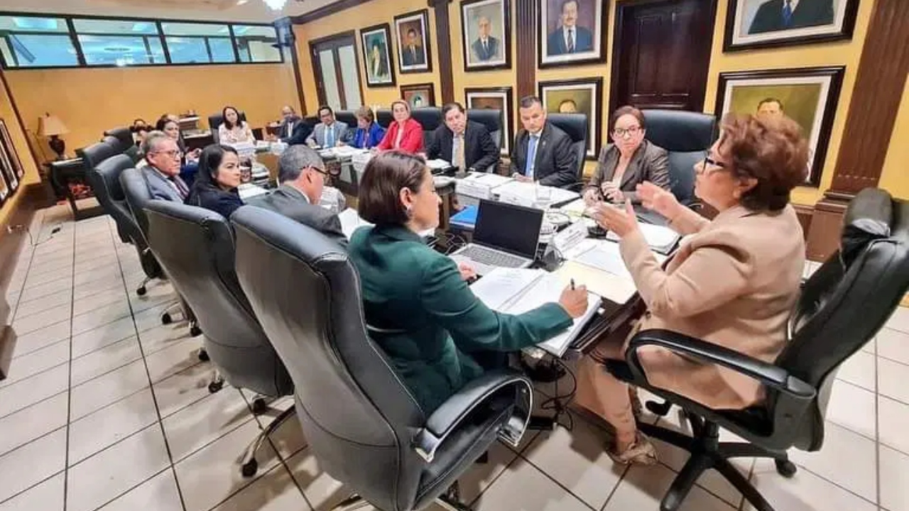 Al menos cinco magistrados han rechazado invitación a viajes; cuatro a República Dominicana y uno a Ginebra, Suiza. 