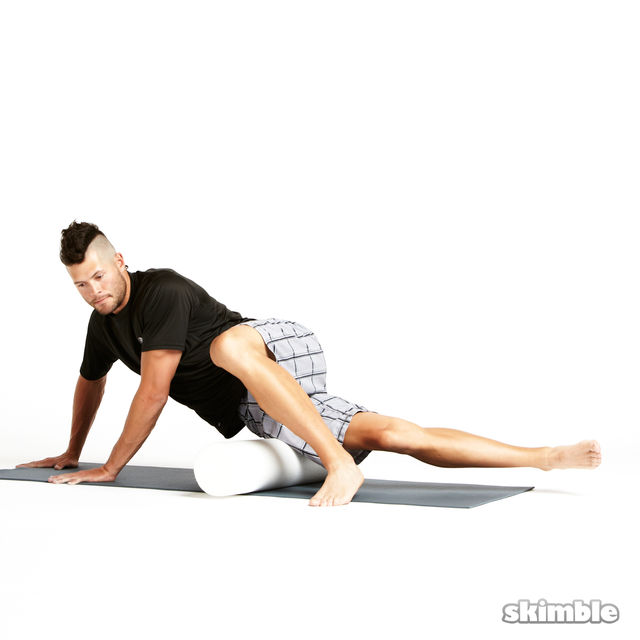 Right IT Band Rolls Exercise Howto Workout Trainer by Skimble