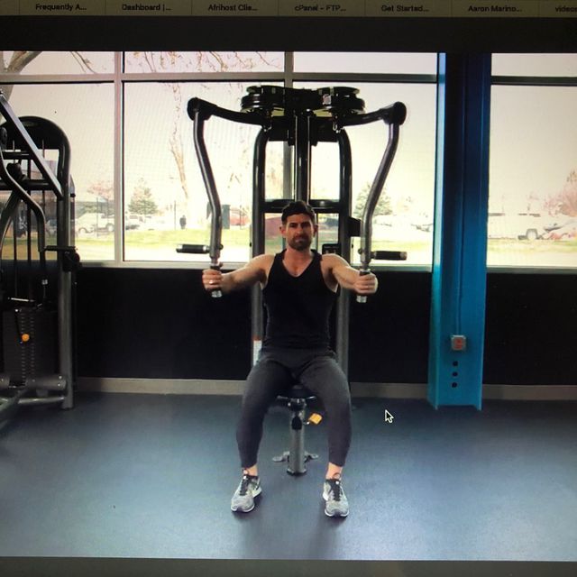 PecDeck Exercise Howto Workout Trainer by Skimble