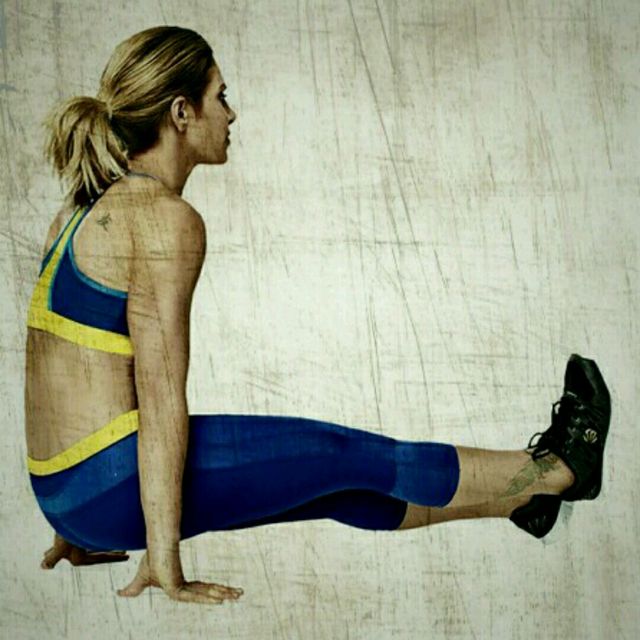 Hover Legs Exercise Howto Workout Trainer by Skimble