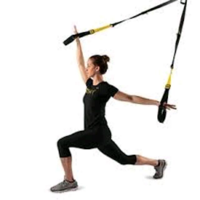 TRX FORWARD LUNGE WITH HIP FLEXOR STRETCH Exercise Howto Workout