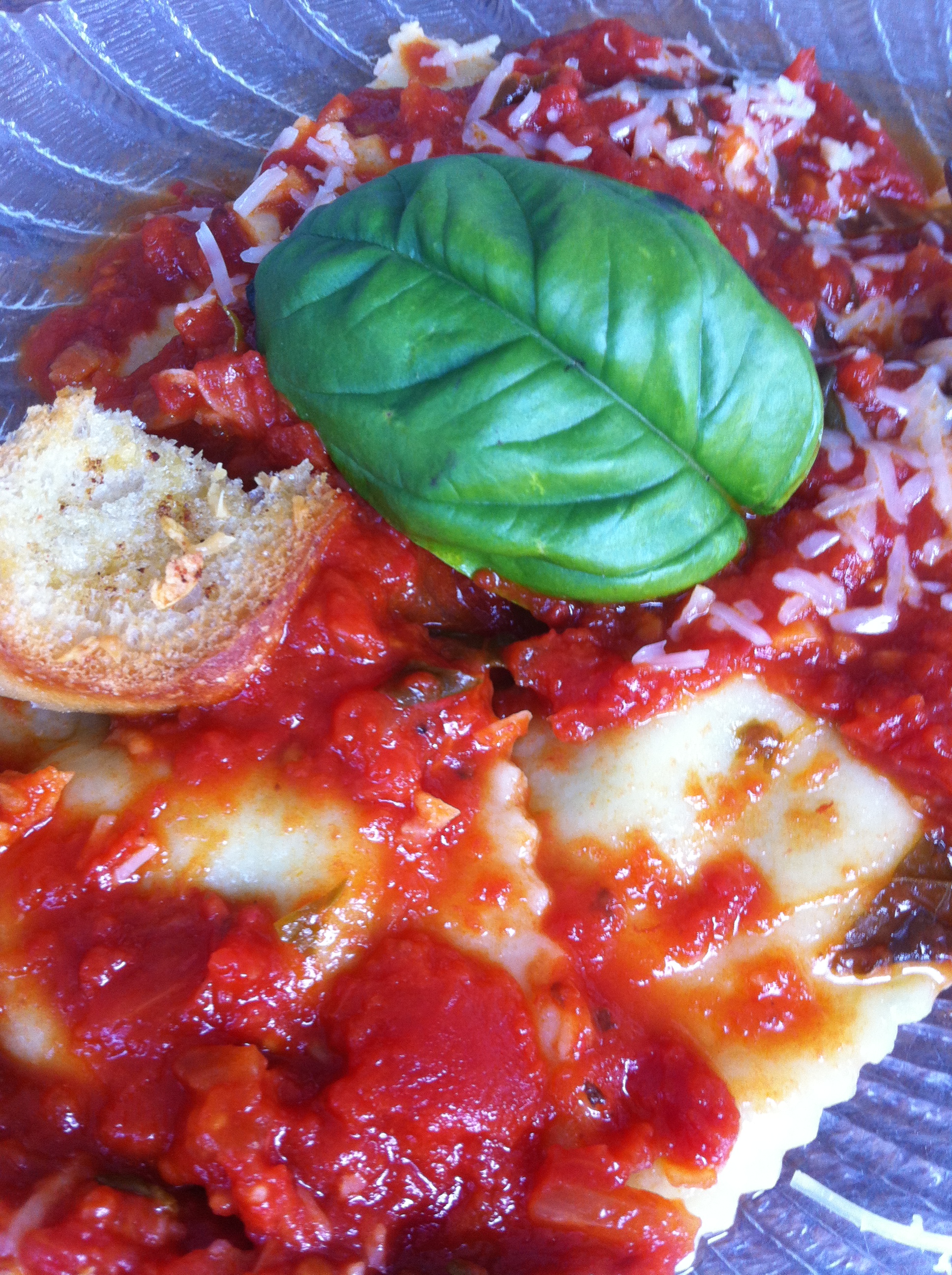 Ravioli_marinara