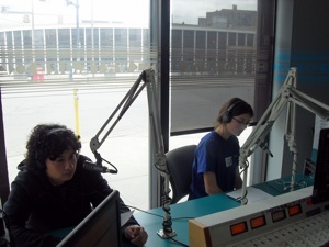 Caption: Y-Press reporter Allison Albrecht and Radio Arte reporter Jerry Curz during a phone interview. 