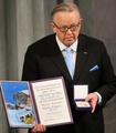 Ahtisaari_small