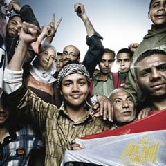 Caption: Egyptians celebrating in Tahrir Square, Credit: &copy; 2011 Platon for Human Rights Watch