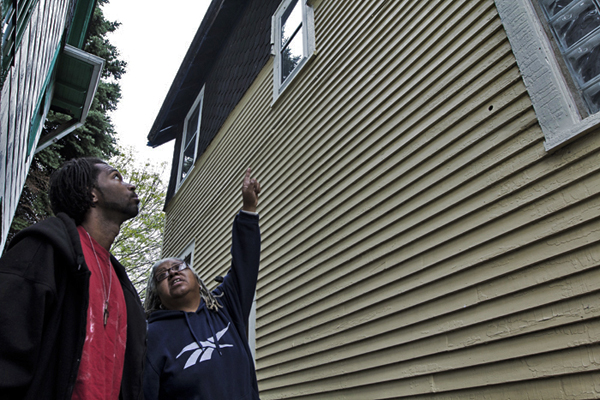 Caption: Gloria Lowe instructs her apprentice, Travis Rushon., Credit: Amanda Le Claire