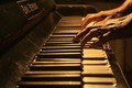Old_piano_old_hands_by_a_f_x-580x386_small