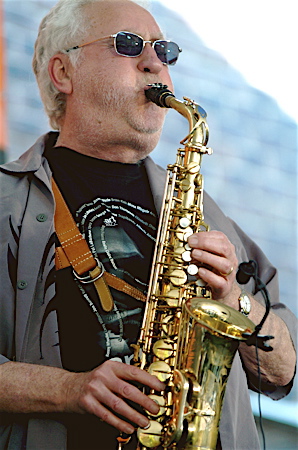 Caption: Lee Konitz