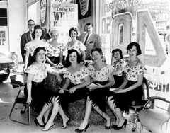 Daisymae_inside-dealership_medium
