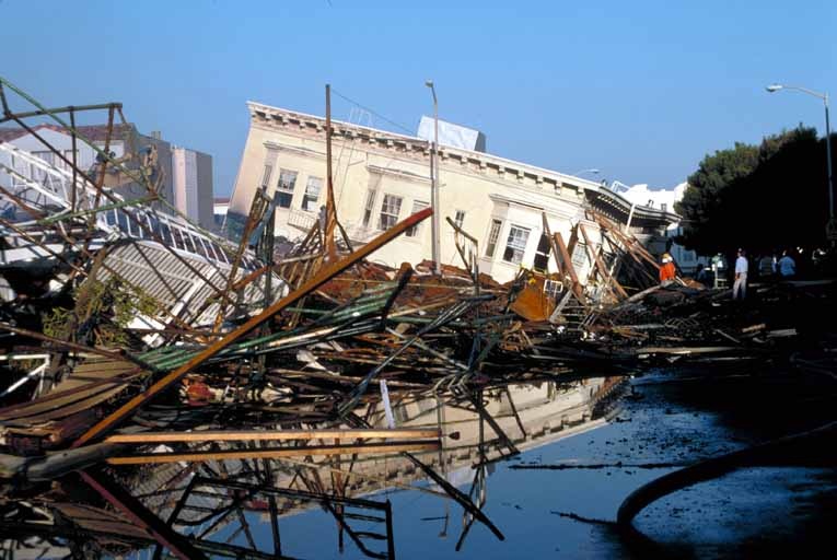 Caption: San Francisco, Marina district, October 17, 1989