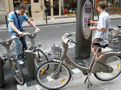 Caption: Bike Sharing Kiosk in Paris