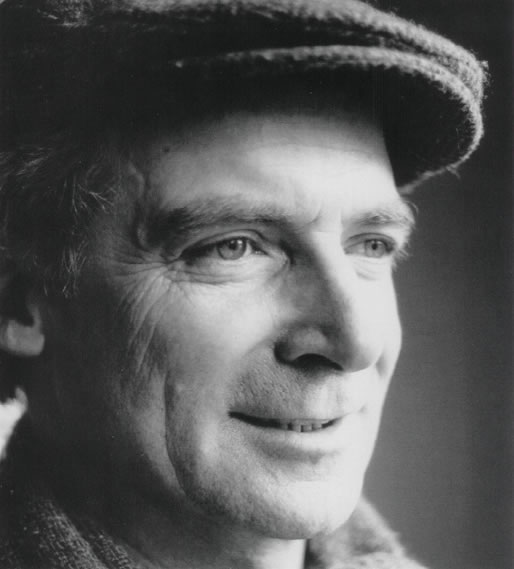 Caption: Tomáseen Foley