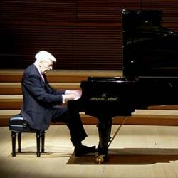 Caption: Pianist Earl Wild