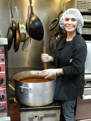 Marta_quintana_prepares_red_beans_medium