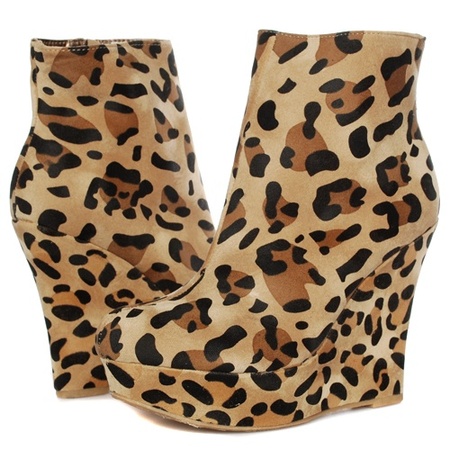 Wedge would you do? - The Closet Freaks