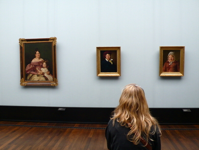 Girl-looking-at-triptych