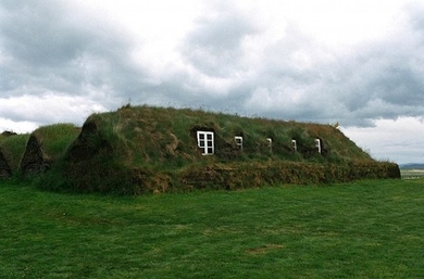 Turf-house-in-iceland