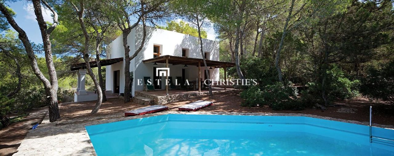 Pure House a luxury Villas / Stadthäuser for sale in Formentera