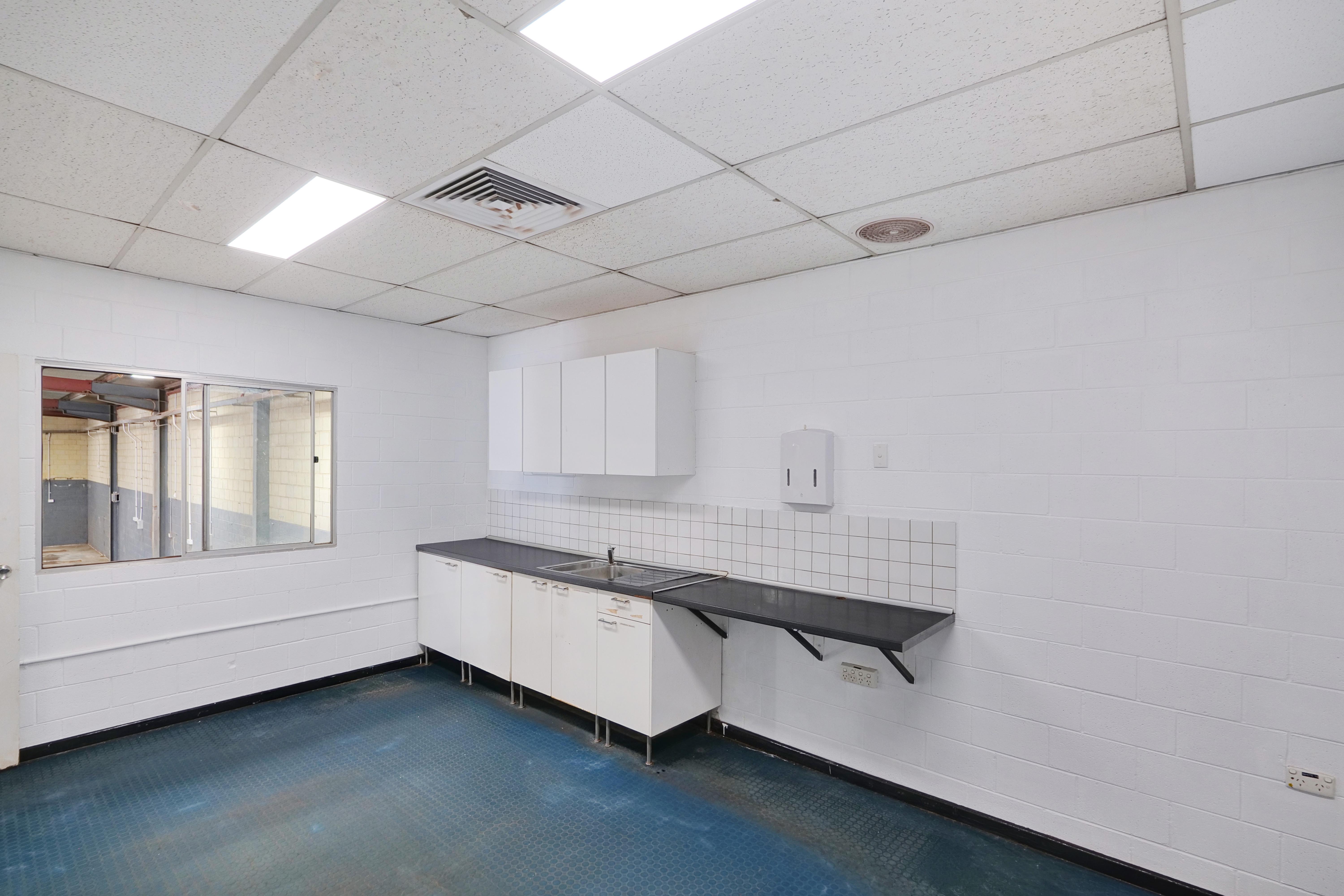 235 Bank Street,, Welshpool WA 6106