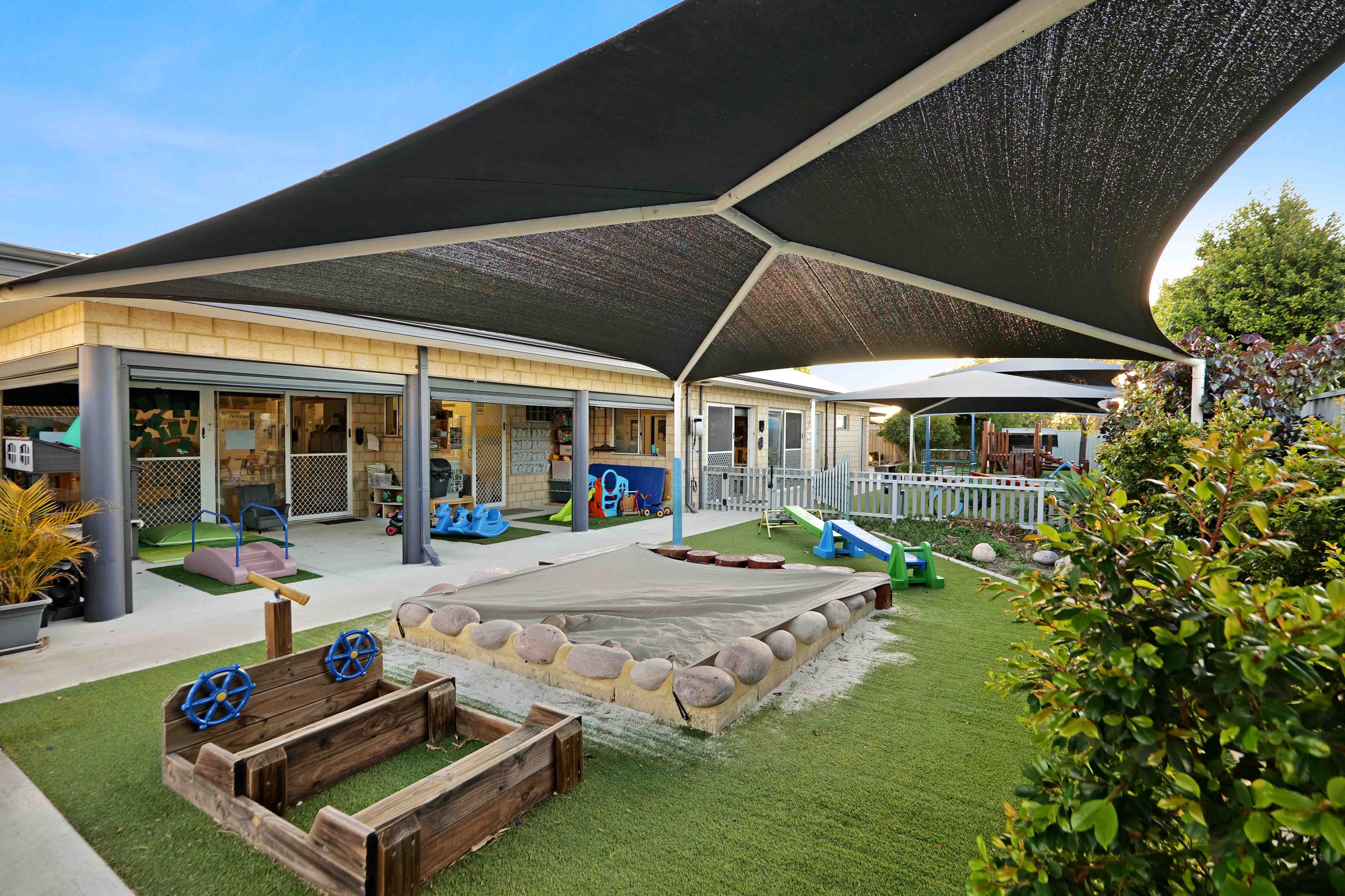 17 Kingsway, Madeley WA 6065