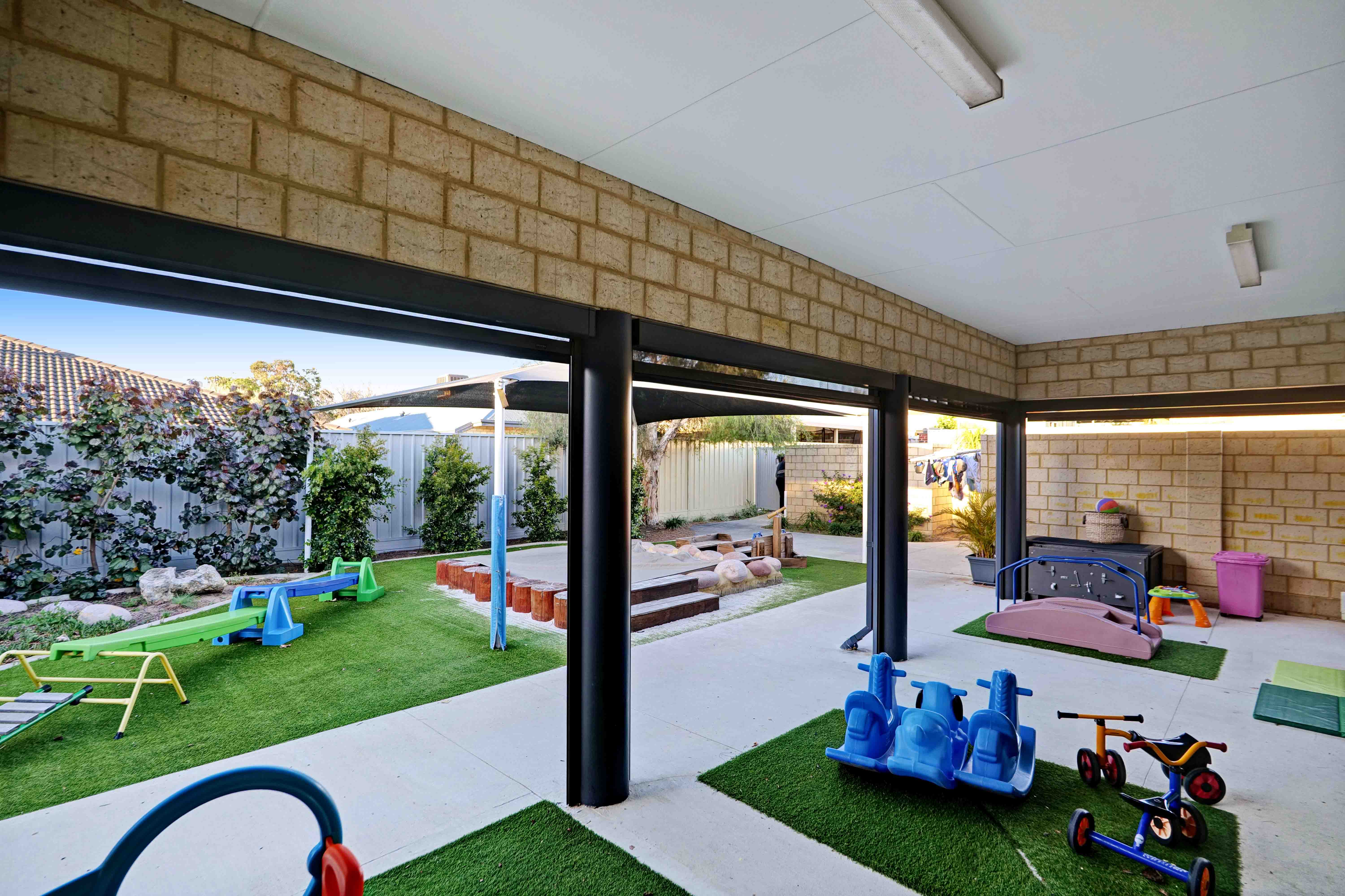 17 Kingsway, Madeley WA 6065