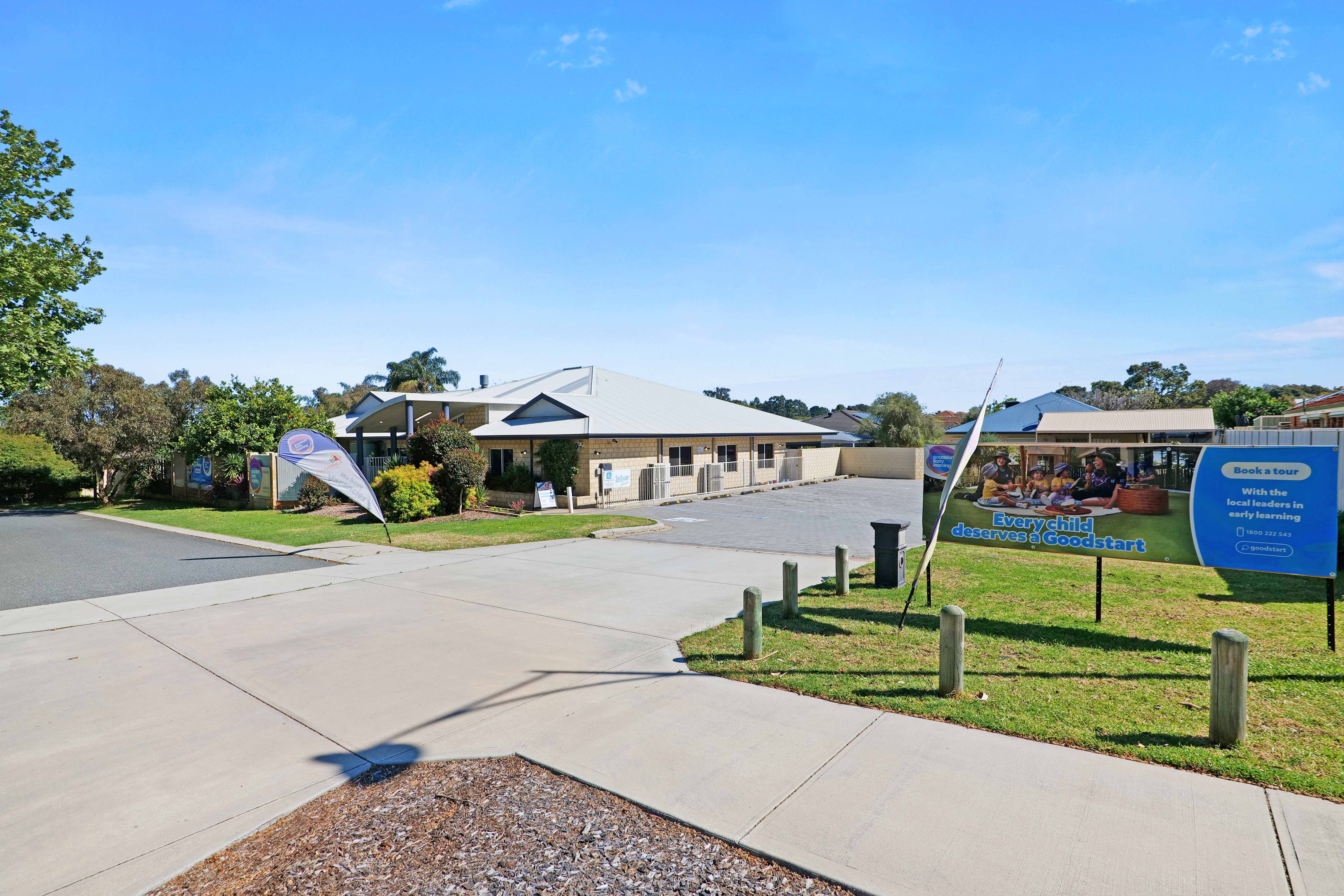 17 Kingsway, Madeley WA 6065
