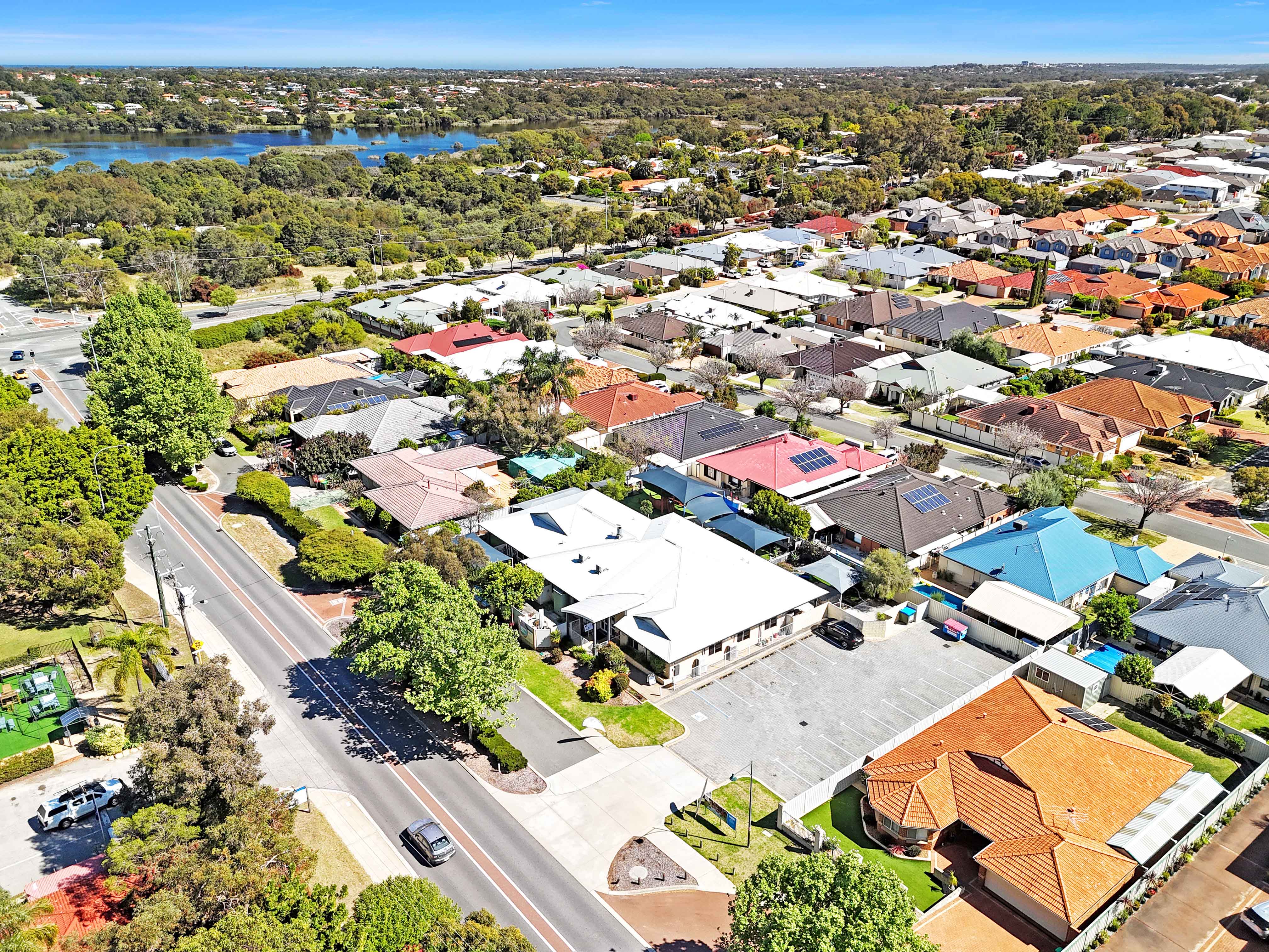 17 Kingsway, Madeley WA 6065