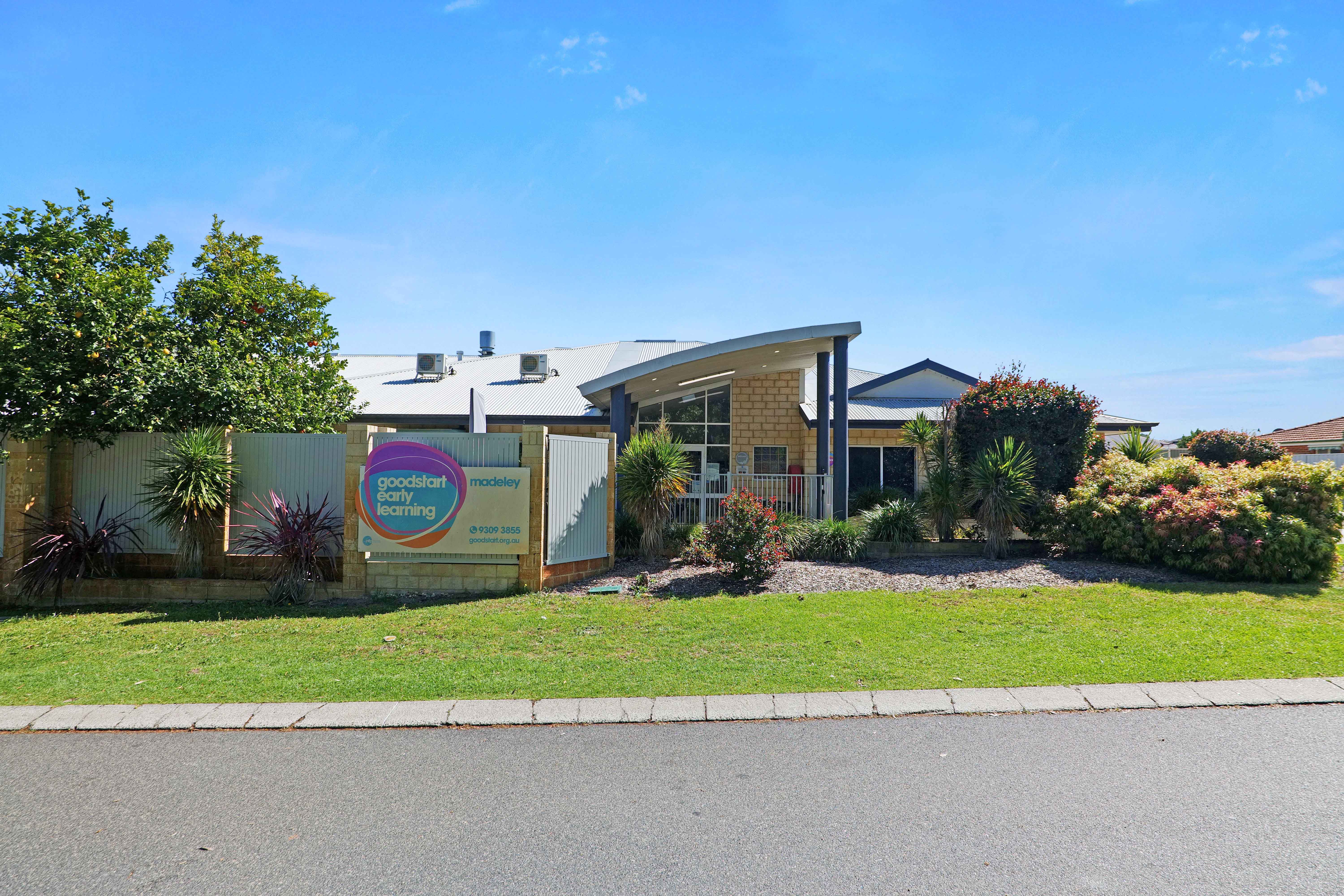 17 Kingsway, Madeley WA 6065
