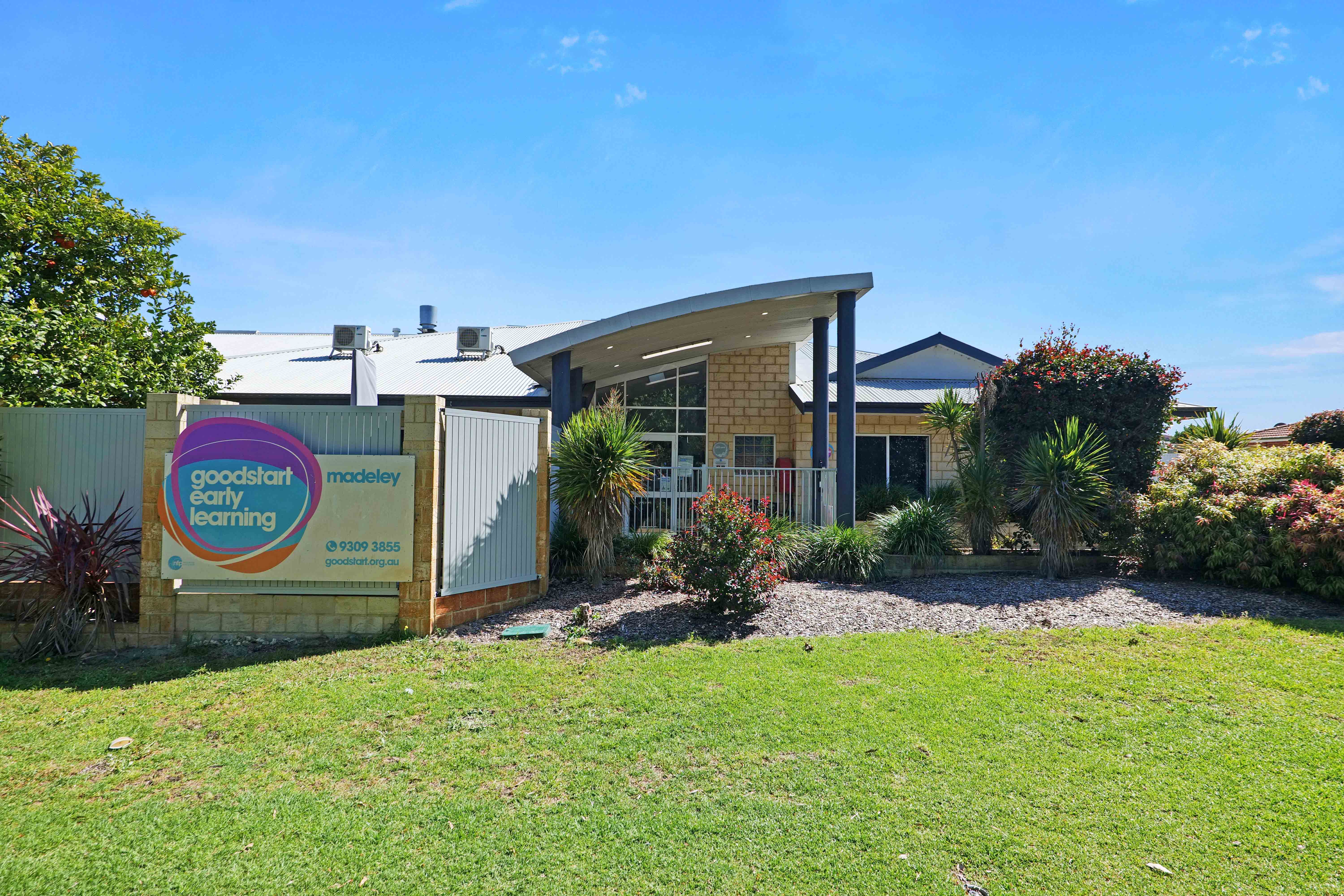 17 Kingsway, Madeley WA 6065