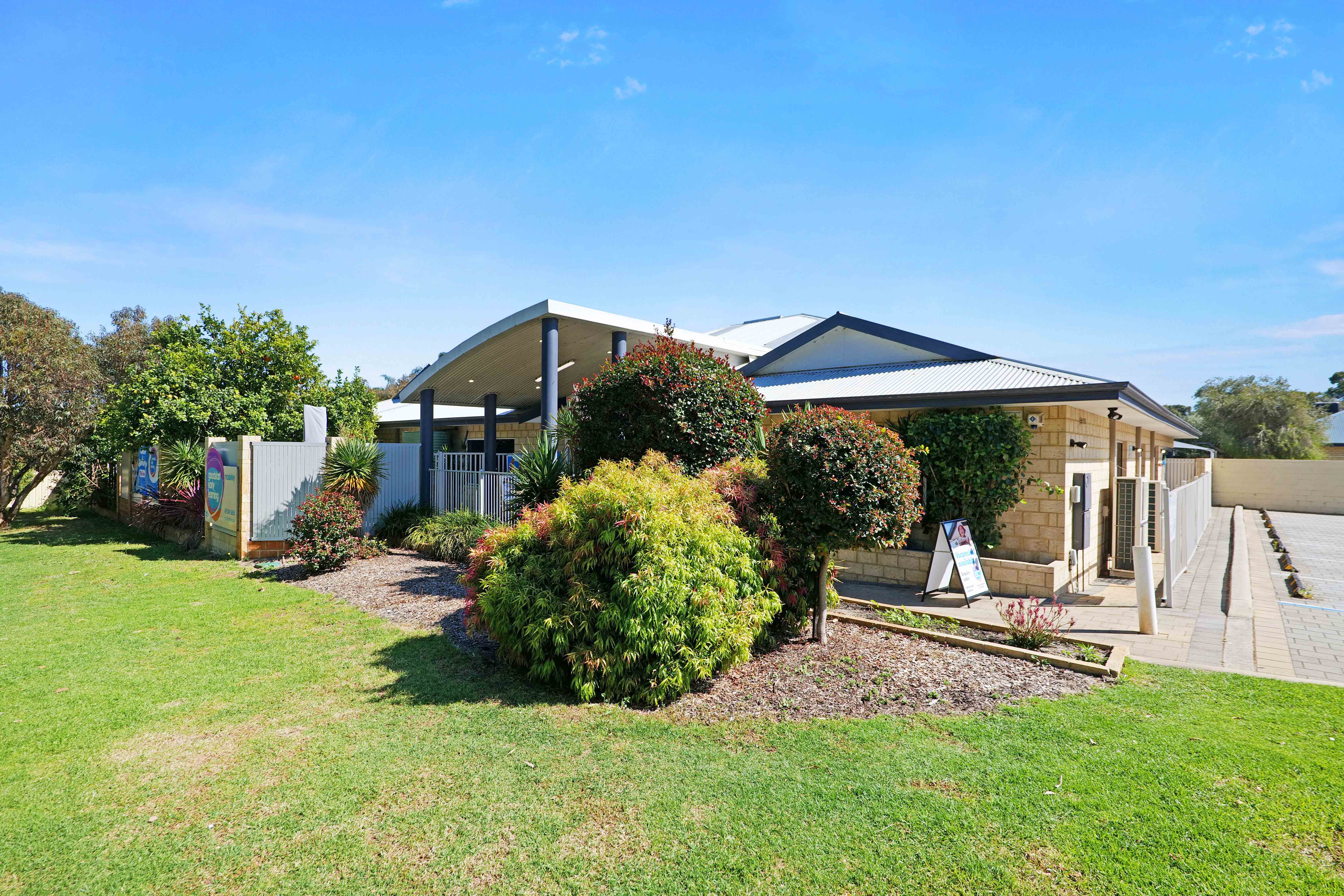 17 Kingsway, Madeley WA 6065
