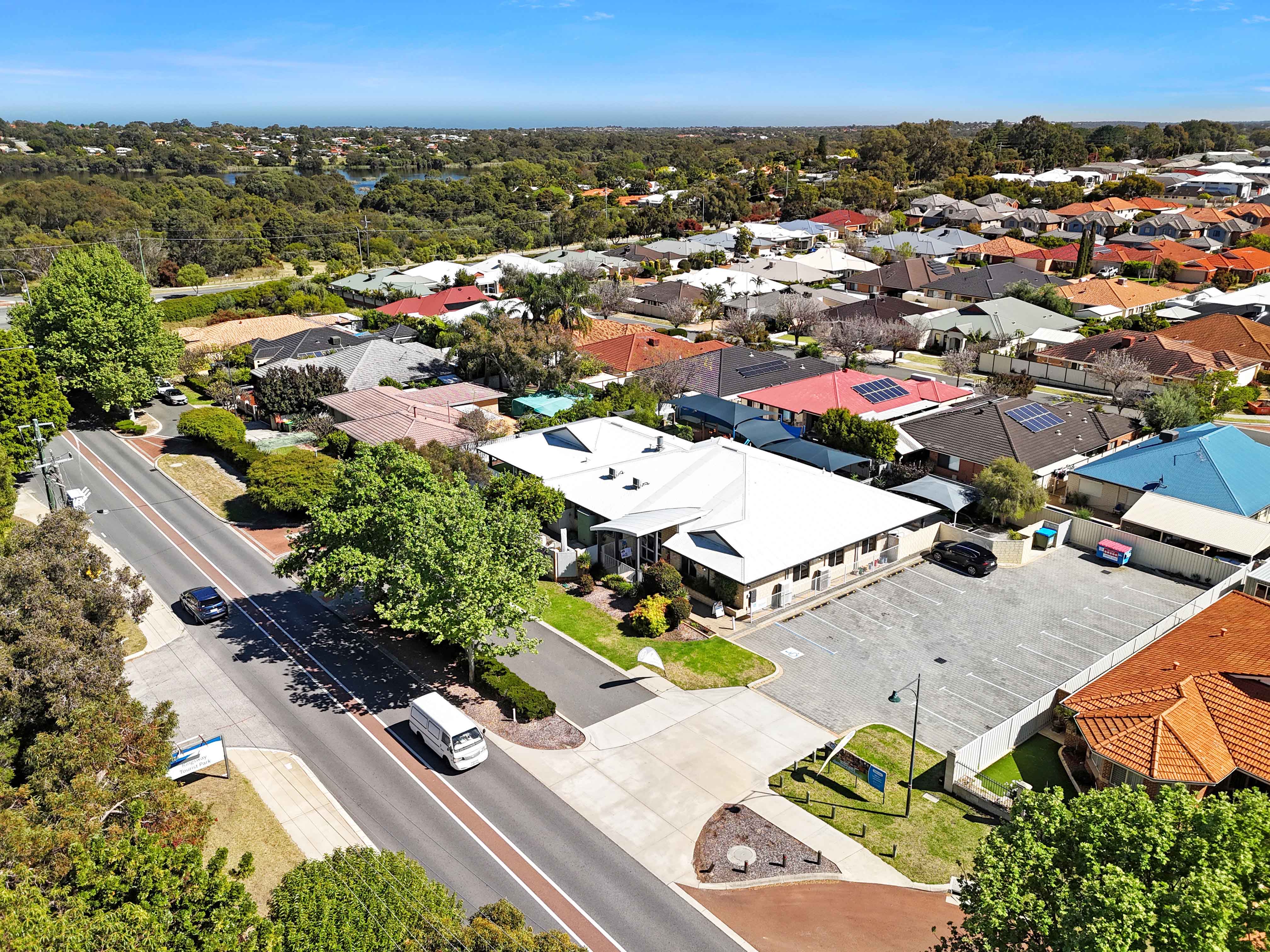 17 Kingsway, Madeley WA 6065