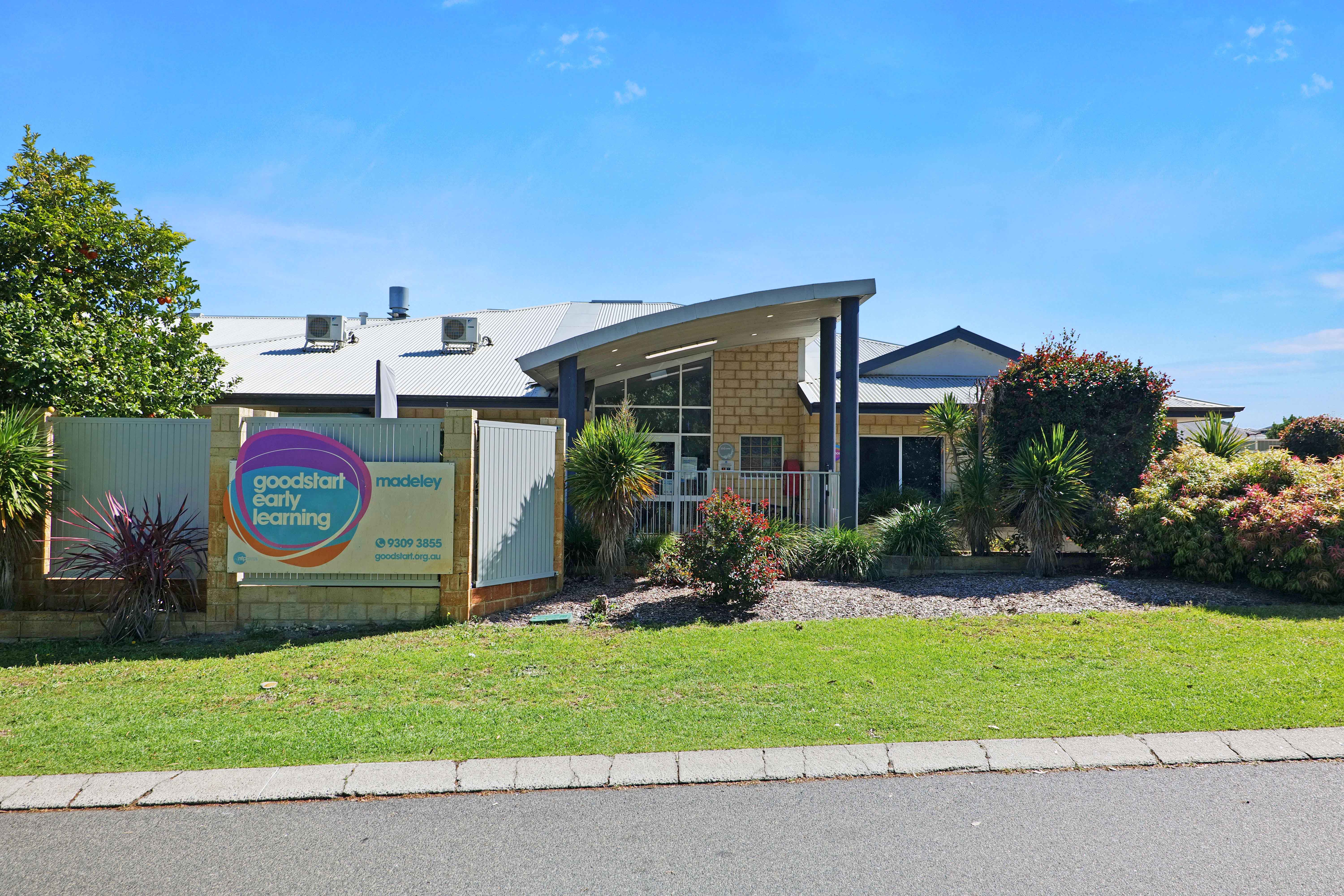 17 Kingsway, Madeley WA 6065